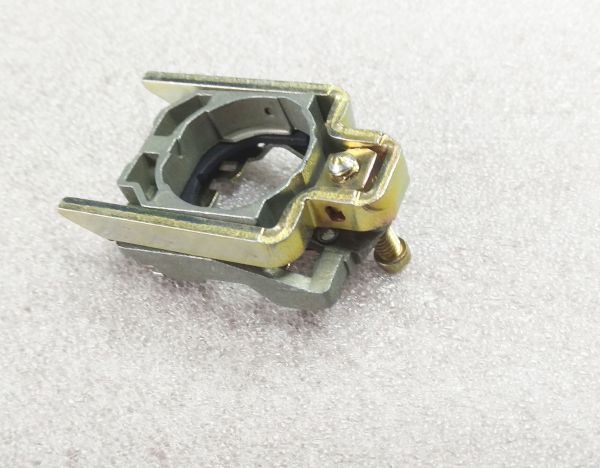 База крепежная ZB4 BZ009 Telemecanique(010202)