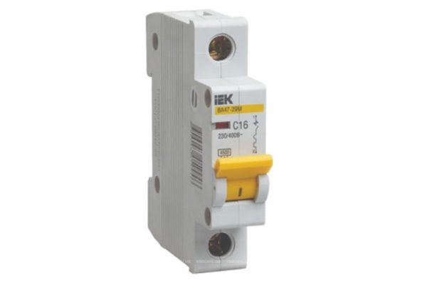 Вимикач автоматичний ІЕК ВА47-29 1Р/В63A 4,5кА(MVA21-1-063-B)