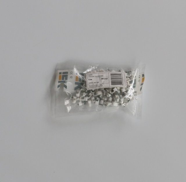 Скоба 06мм плоская пластиковая ИЭК (100шт)(USK21-06-100)