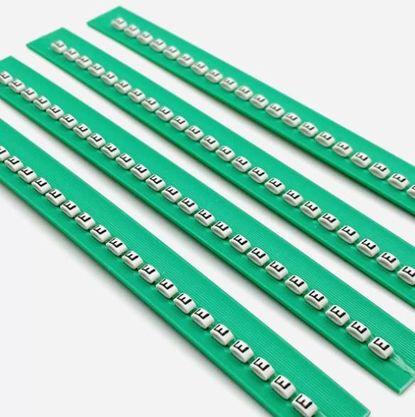 Планка з буквами (E) планка Grafoplast(GFBL117MEEBW)