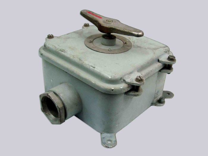 Вимикач пакетний ГПВЗ-100 63А (у металевому корпусі)