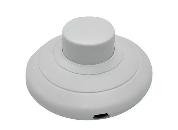 Виключатель кнопка ERKA 3002 3А круг для торшеров белый(260101)