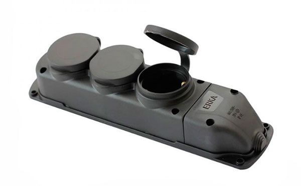 Колодка тройная ERKA 6003-1, с заглушкой 3*16A  КАУЧУК(6003-1)