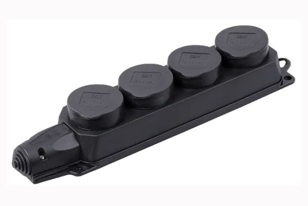 Розетка каучуковая четырехмесная с з/к РБ34-1-0м ОМЕГА IP44  УЭК НОВИНКА!(PKR64-016-2-UA)