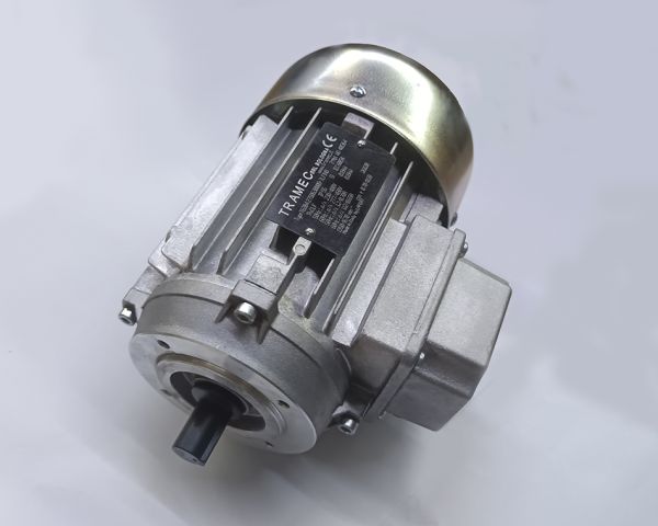 Електродвигун MOT. KW=0,18 4P GR. 63B14 LF IE1 N TRAMEC, Італія