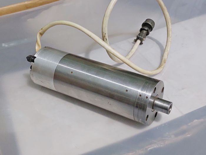 Электрошпиндель АС-72/0,25  с номинальная мощность на валу  250 Вт;