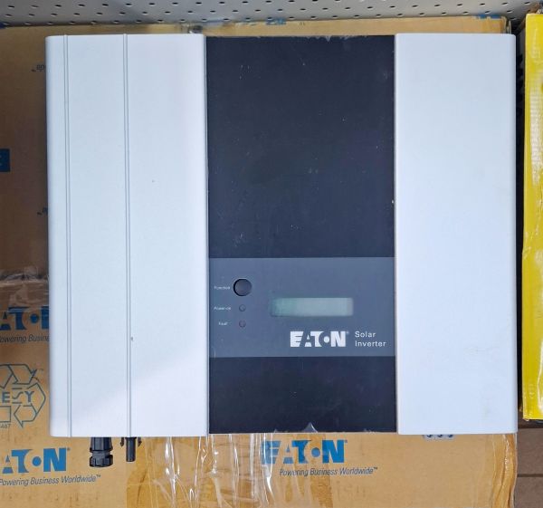 EATON ISG1I-2800/1-I   -  специализированный бестрансформаторный сетевой (grid-tie) солнечный инвертор 