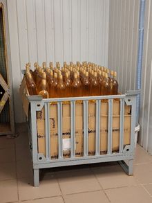 Контейнер для зберігання пляшок