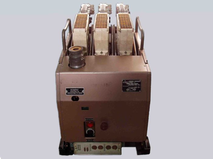 Вимикач автоматичний Електрон Э-16 1600А