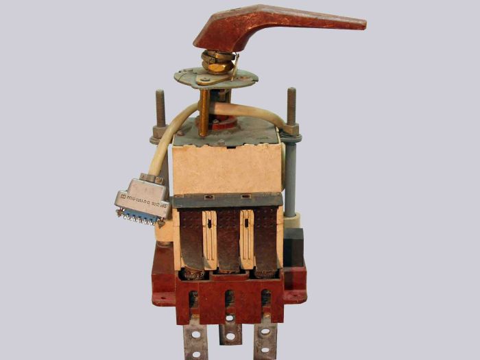 Вимикач автоматичний ВА5135 250А